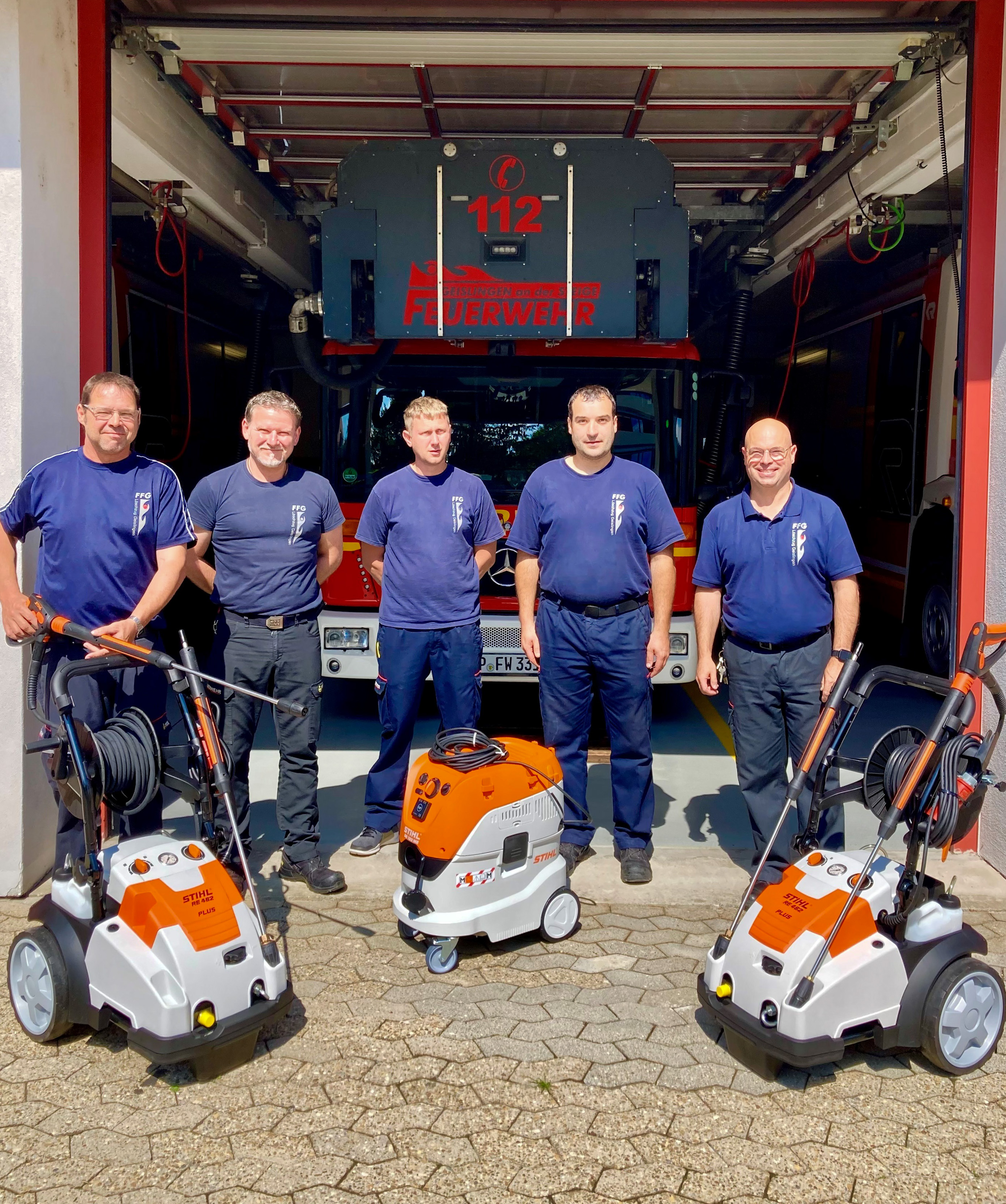 Mitglieder der Freiwilligen Feuerwehr Geislingen an der Steige mit ihren neuen STIHL Geräten.